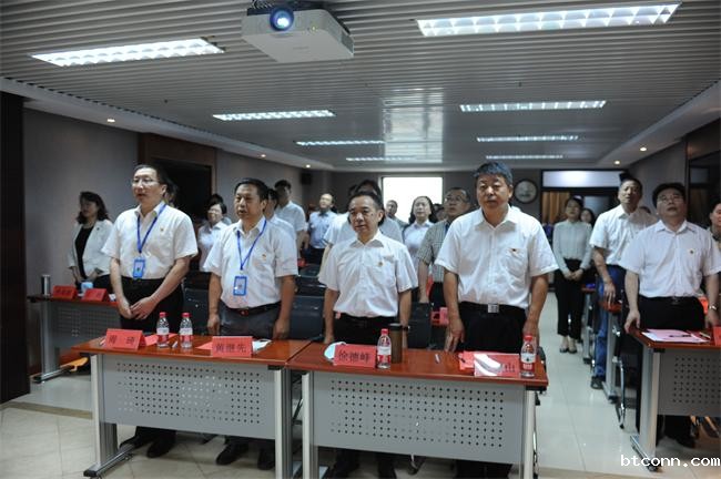 感悟思想伟力 永葆初心本色--必威平台网址党总支组织庆“七一”主题党日活动